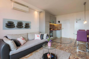 Panoramic City Apartment